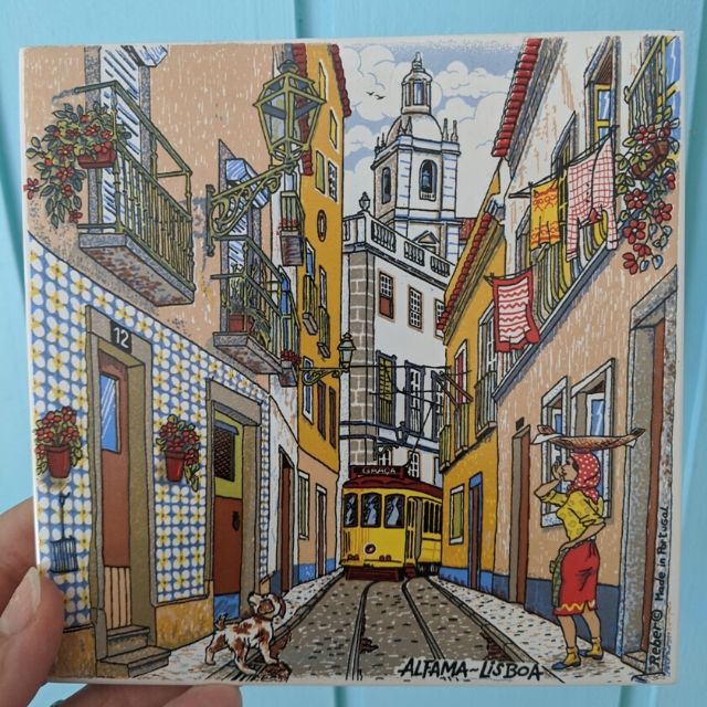 Ceramic Tile Trivet Portugal Street Scene 15x15cm_Alfama_Tram28_bg_Reber_hand_held_Iberica