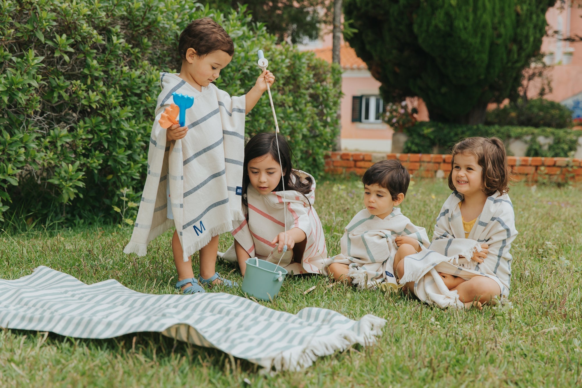 Children's poncho beach online towels